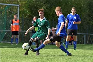 Michael Haeske (l.) erzielte den 3:2-Siegtreffer für den SC Ahle gegen Fortuna Gronau II.