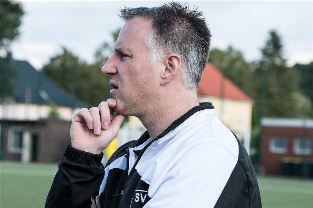 BVH Dorsten setzt im Abstiegskampf auf Leon Schwandt: Gegen Lippramsdorf und Gahlen Michael Homann an der Seitenlinie