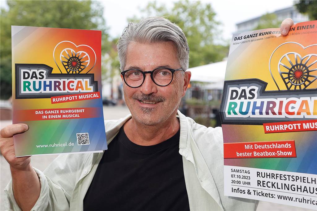 Liebe ohne Verfallsdatum: Wie ein Kamener beim Ruhrical Emotionen weckt Michael Kloßek wirbt für die nächsten Aufführungen von Radio Ruhrpott. Der Kamener hat das Musical zusammen mit einem anderen Kamener, Bernd Böhne, auf die Beine gestellt.