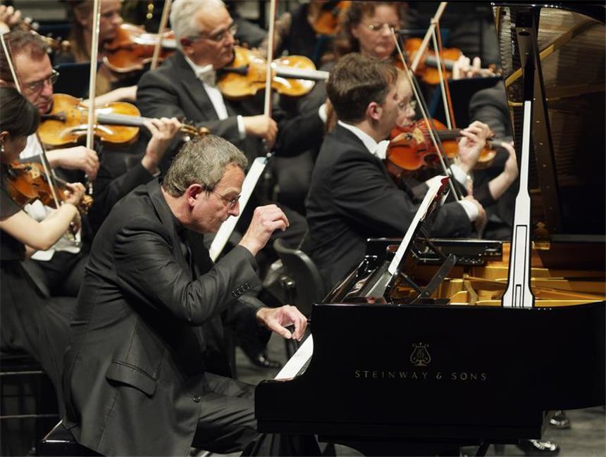 Uraufführung von Michael Korstick nach 80 Jahren Michael Korstick hat beim Klavier-Festival Ruhr in Recklinghausen gespielt.