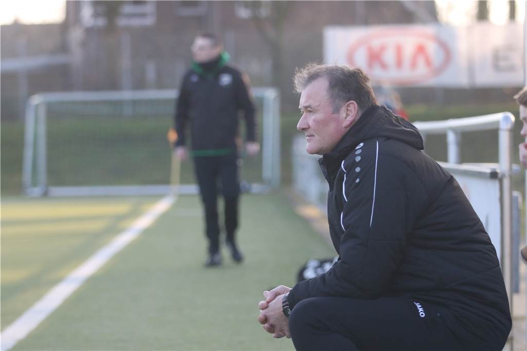 Coronavirus: Verband setzt Amateurfußball vorerst aus - das sagen Trainer der heimischen Vereine Michael Krajczy und der SuS Olfen setzen den Trainingsbetrieb aus.