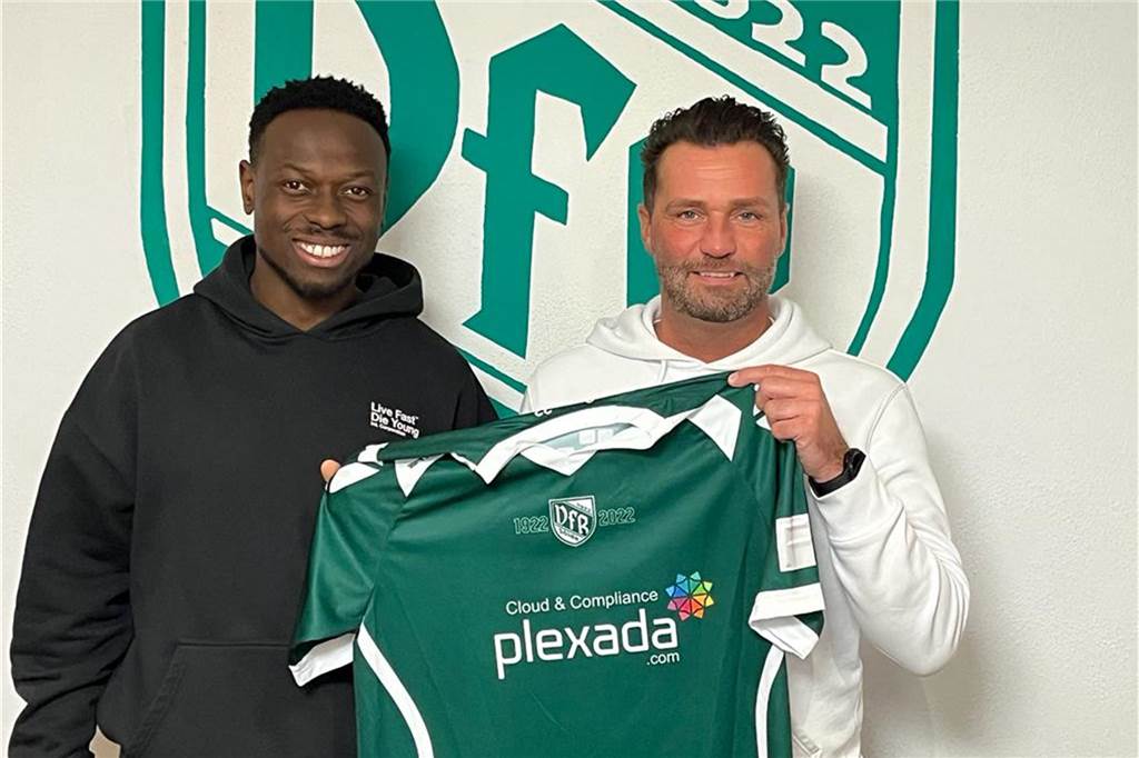 VfR Sölde verkündet weitere Personalnews: Ganz wichtiger Spieler hat über Zukunft entschieden Michael Kuhfeld (l.), Kapitän des VfR Sölde, hat seinem Trainer Marco Nagel und dem VfR auch für die kommende Saison seine Zusage gegeben.