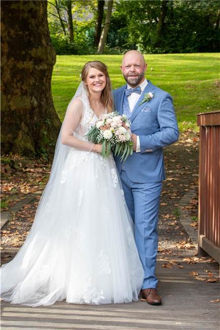 Antrag zum Wellness-Tag vor dem Kamin: Yvonne und Michael heiraten Michael machte Yvonne im September 2022 den Heiratsantrag. Da waren die beiden länger als ein Jahr