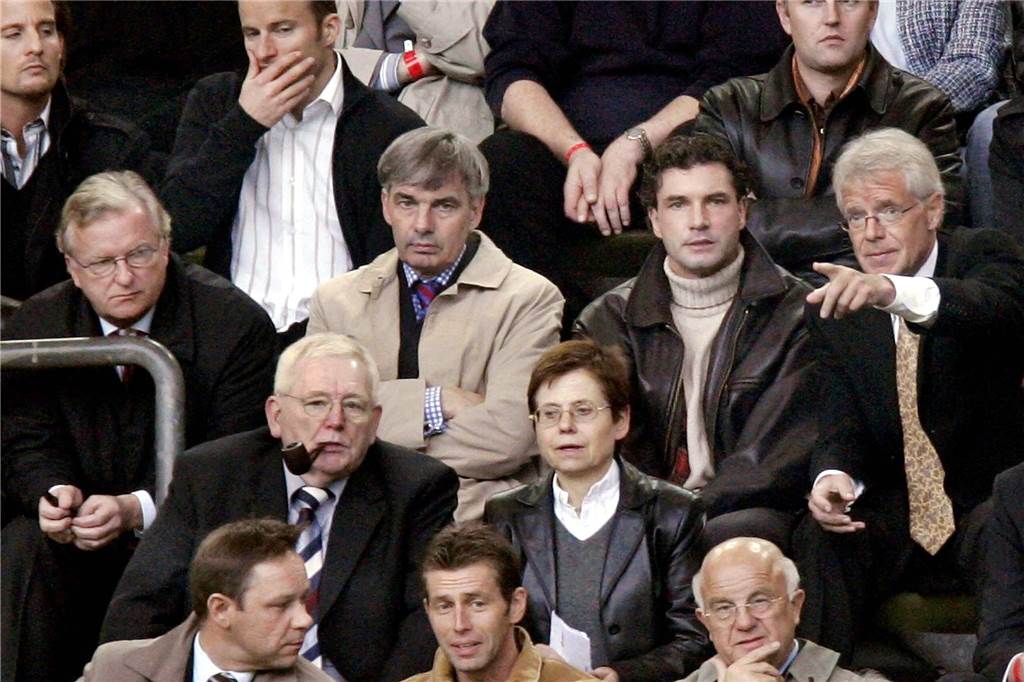 Ex-BVB-Manager Michael Meier im Interview: „Das nenne ich strategisch sehr gute Arbeit“ Michael Meier und Michael Zorc sitzen auf der Tribüne.
