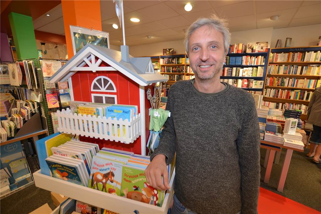 Michael Nau ist nach 28 Jahren immer noch davon überzeugt, dass Buchhändler der richtige Beruf für ihn ist.