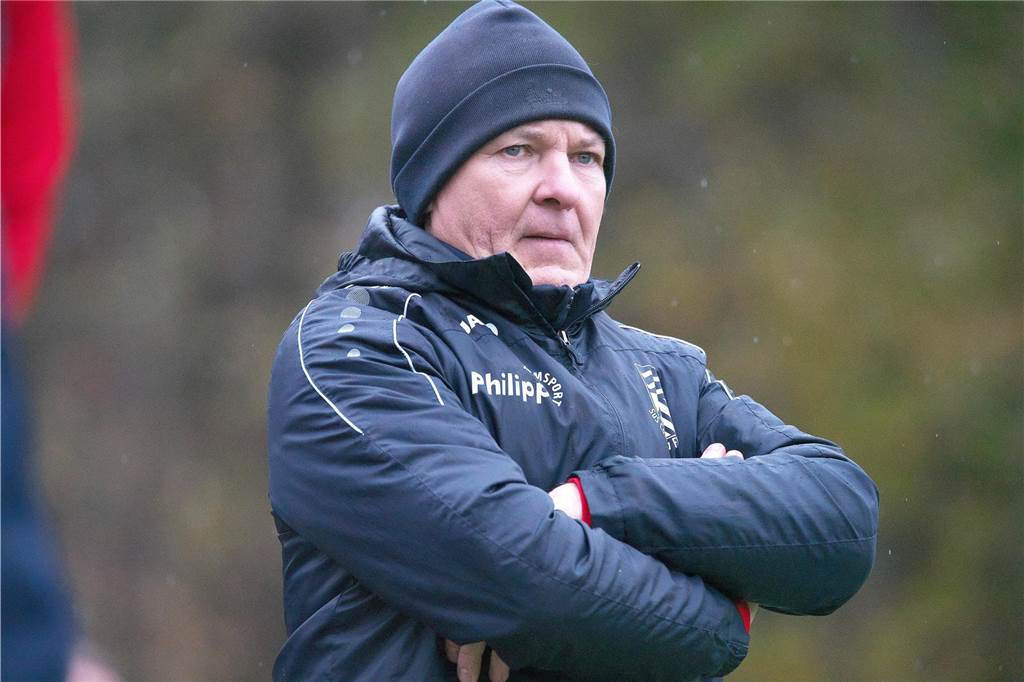 Von „unangebracht“ bis „Fände ich gut“: Zeitstrafe im Amateurfußball? Das sagen Halterns Trainer Michael Onnebrink an der Seitenlinie