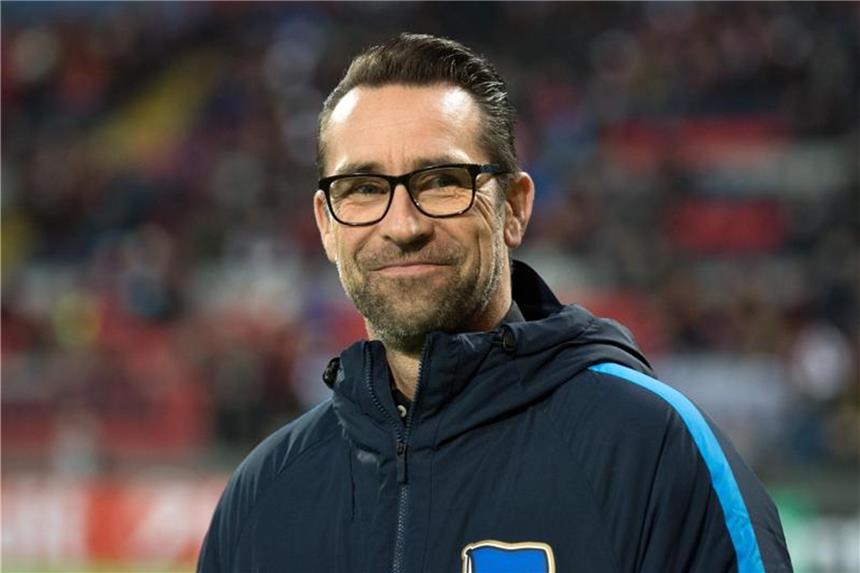 Hertha holt niederländisches Talent Dilrosun von Man City Michael Preetz verpflichtete den ersten Berliner Neuzugang. Foto: Soeren Stache
