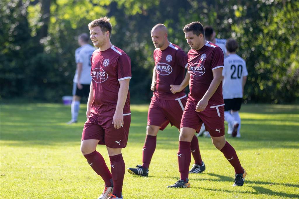 Wieder Wechselspiel zwischen Mühlhausen und SG Massen: Innenverteidiger geht zum Stadtrivalen Michael Prothmann (r.) verlässt die SSV-Reserve und geht zur SG Massen.