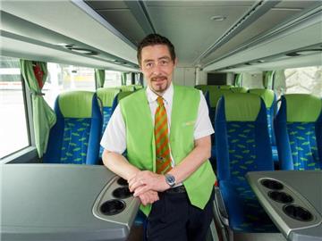 Michael Rosenblatt arbeitet für die Firma Flixbus in München. Er hat bereits 25 Jahre Erfahrung als Busfahrer. Foto: Tobias Hase
