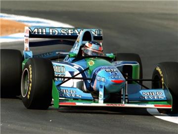 Michael Schumacher holte 1994 im Benetton-Ford B 194-5 seinen ersten Weltmeistertitel. Foto: Harry Melchert
