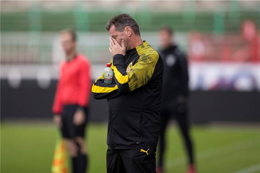 BVB-Podcast: Proteste, Friseur-Besuche und eine Entlassung Michael Skibbe arbeitet nicht mehr für den BVB.