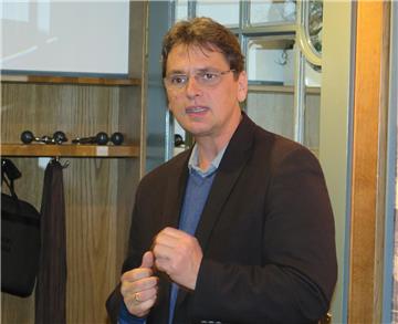 Michael van Meerbeck referierte zur Flüchtlings-Situation in Schermbeck.