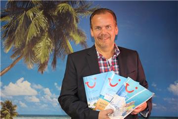 Michael Vospohl sucht nach Alternativen für seine Kunden, die über Tui gebucht haben und mit Tuifly fliegen wollten.