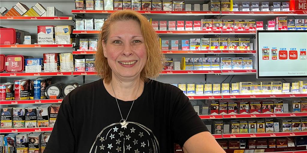 Ein Mieter reduziert seine Standorte: So ist der Stand im Horne-Center Michaela Kattenbusch steht in ihrem "Lottolädchen". Sie wird nach der Kündigung im Horne-Center keine zweite Filiale eröffnen.