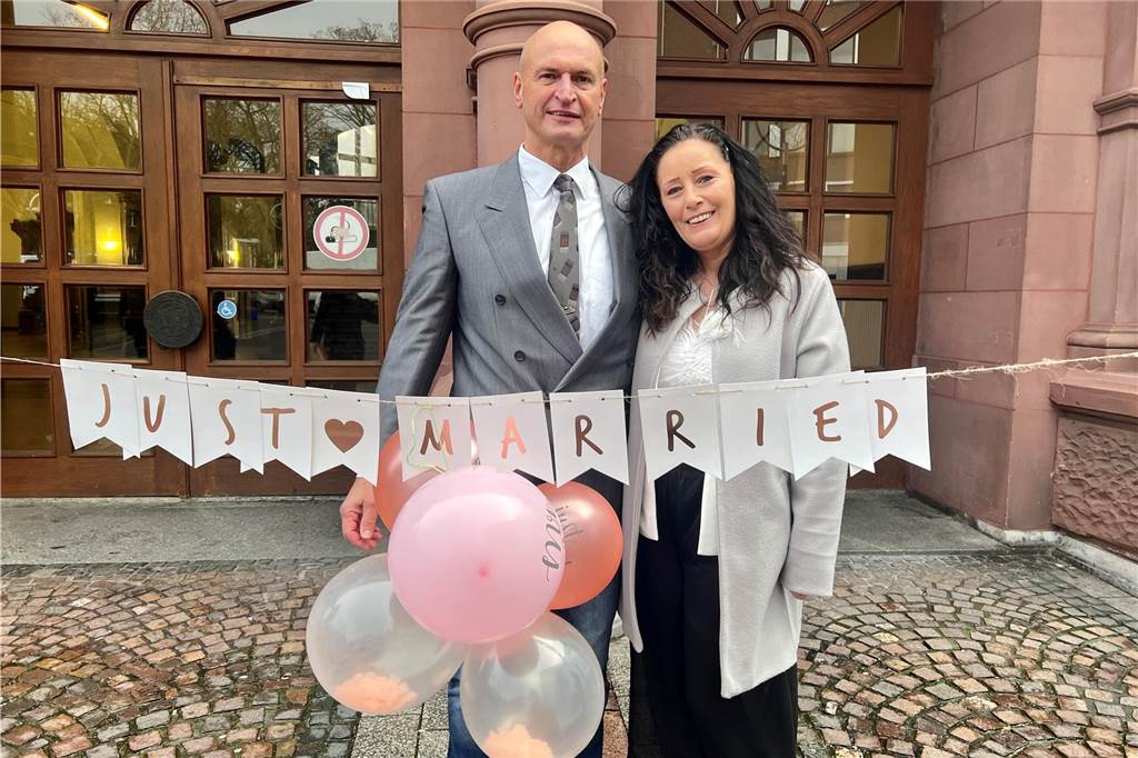 Michaela und Klaus heiraten nach 14 Jahren in Dortmund Michaela und Klaus Sasse gaben sich in Dortmund das Ja-Wort.