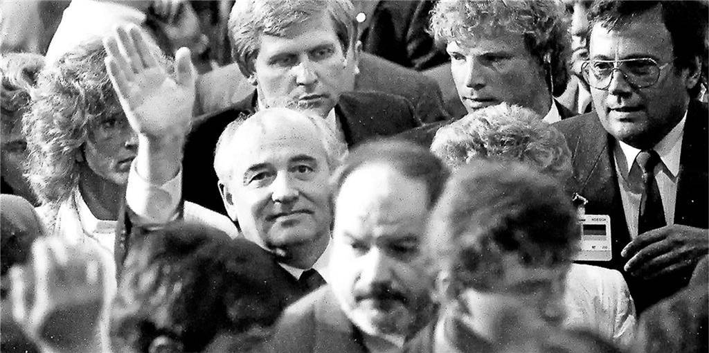 Ein historischer Tag: Als „Gorbi“ nach Dortmund kam Michail Gorbatschow sprach am 15. Juni 1989 auf der Westfalenhütte vor 7000 Hoesch-Arbeitern in Dortmund.