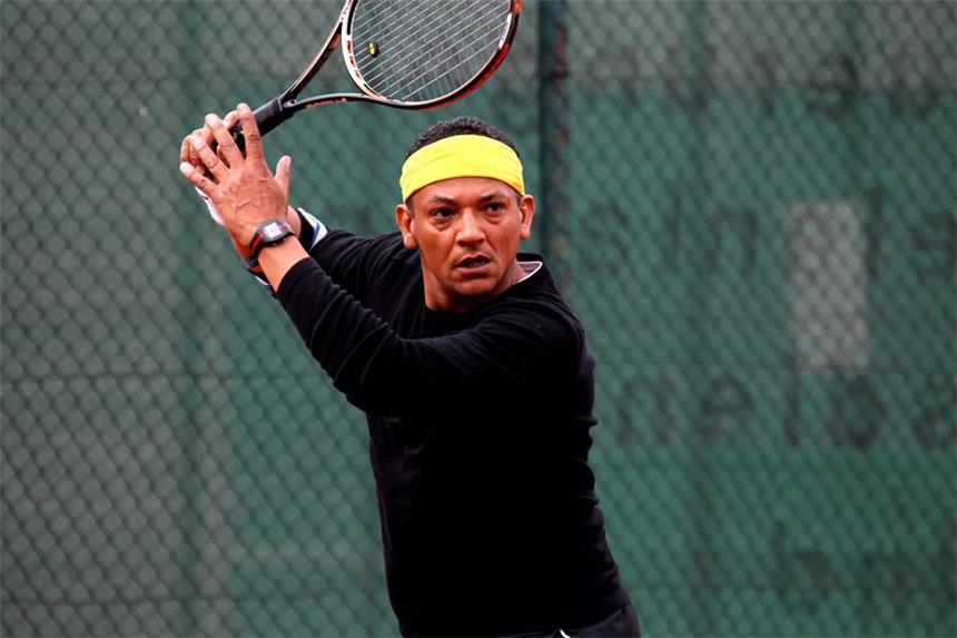 Emenako: „Tennisfamilie nicht nur eine Floskel" Mike Emenako startet mit den Herren 40 des OTC Union Lünen in der Verbandsliga.