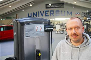 Mike Grünwälder ist Mitarbeiter im Universum-Gym an der Köln-Berliner-Straße. Hier gehen zahlreiche Aplerbecker ihrem sportlichen Hobby nach.