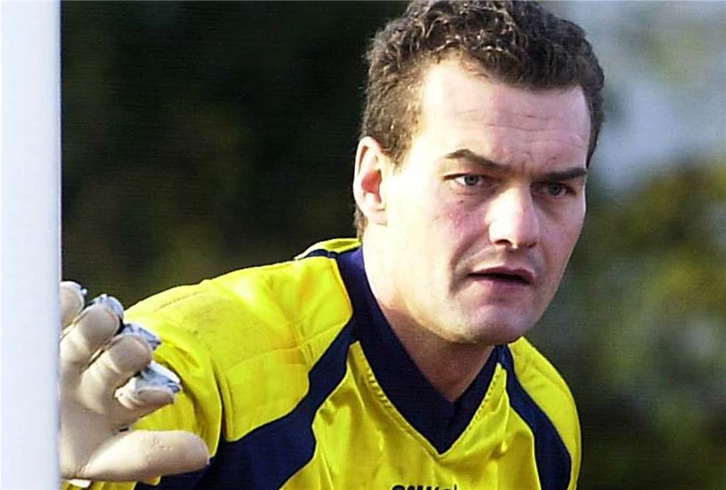 Eingeplanter Co-Trainer kommt nicht zum SC Hennen, dafür ein Ex-Torwart des VfL Schwerte Mike Hagenkötter zu aktiven Torwart-Zeiten - ein Foto, das fast 20 Jahre alt ist.