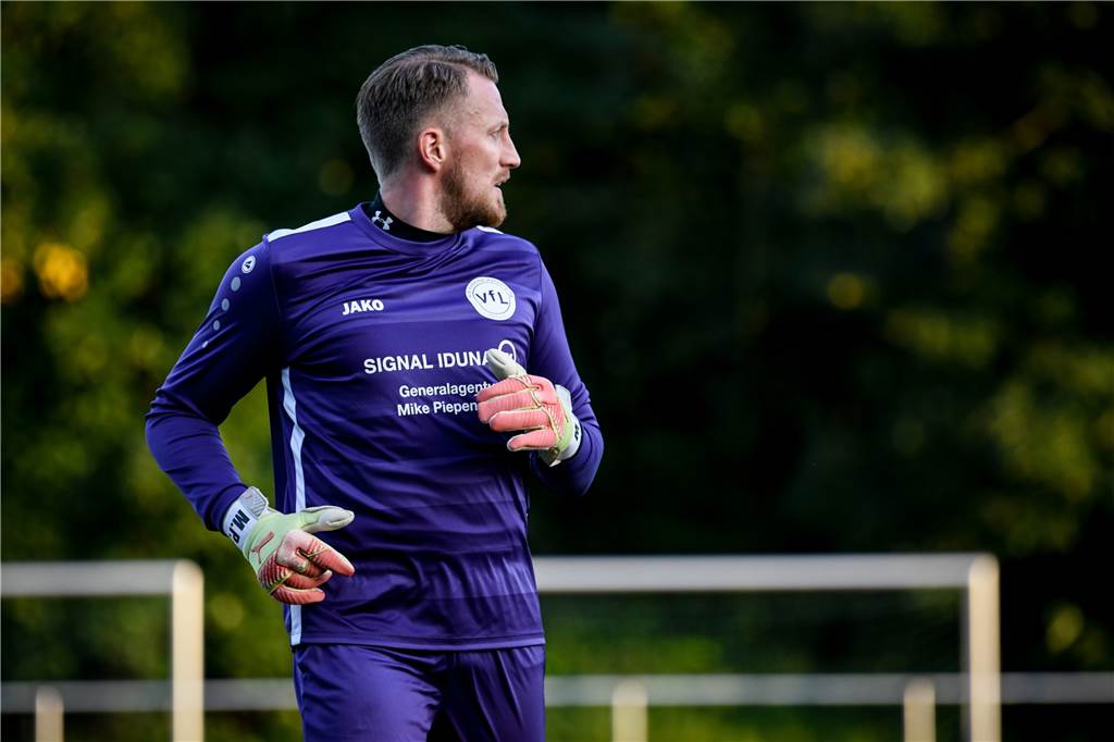 Zwei Platzverweise im Test: Hat der VfL Kemminghausen ein Disziplin-Problem, Tuna Kayabasi? Mike Piepenburg sah später sogar die Rote Karte.