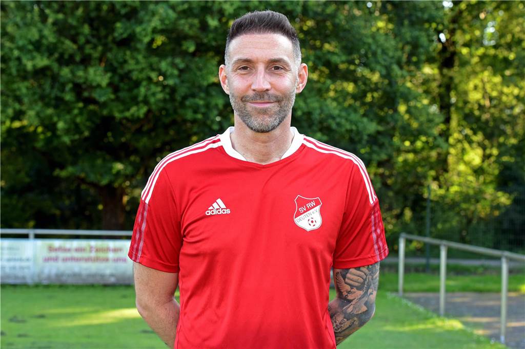 Neuer Trainer, neue Mannschaft, neuer Stil: Rot-Weiß Deuten erlebt einen Umbruch Mike Ratkowski, Trainer des SV RW Deuten