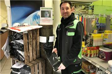 Mike Rimek stellte die neue Methode im Kampf gegen den Eichenprozessionsspinner vor.