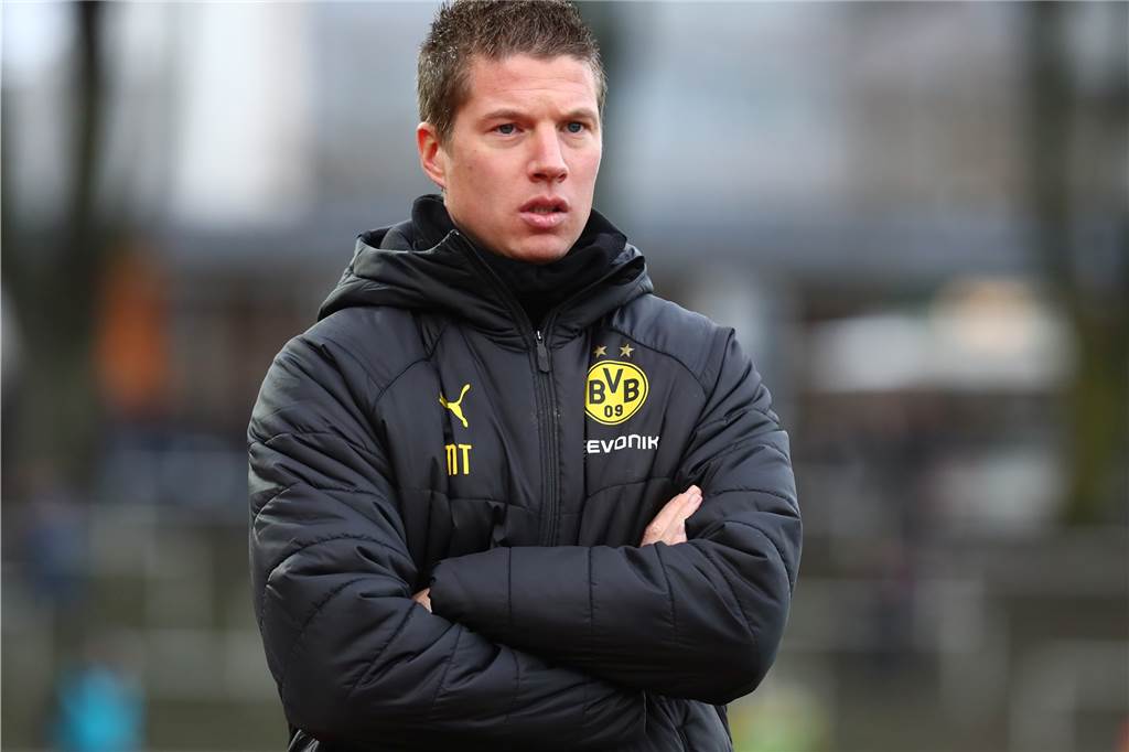 Michael Skibbe verliert beim BVB nicht nur seinen U19-Trainerposten Mike Tullberg, bisher Trainer der BVB-U23, wird die U19 von Michael Skibbe übernehmen.