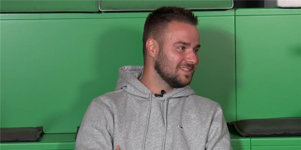 Video-Interview: Mike Wlochs Lieblingscoach trainiert jetzt einen B-Ligisten Mike Wloch beantwortet bei "Höchst persönlich" zehn Fragen zu seiner Person.