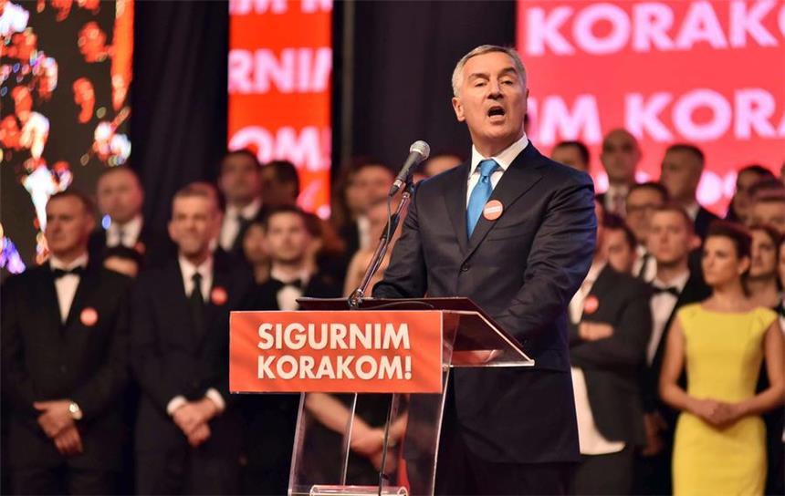 Montenegro: Wahlsieg für Djukanovic Milo Djukanovic bei einer Wahlveranstaltung.