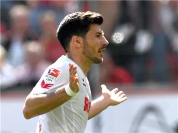 Milos Jojic musste das Training beim FC Köln abbrechen. Foto: Federico Gambarini