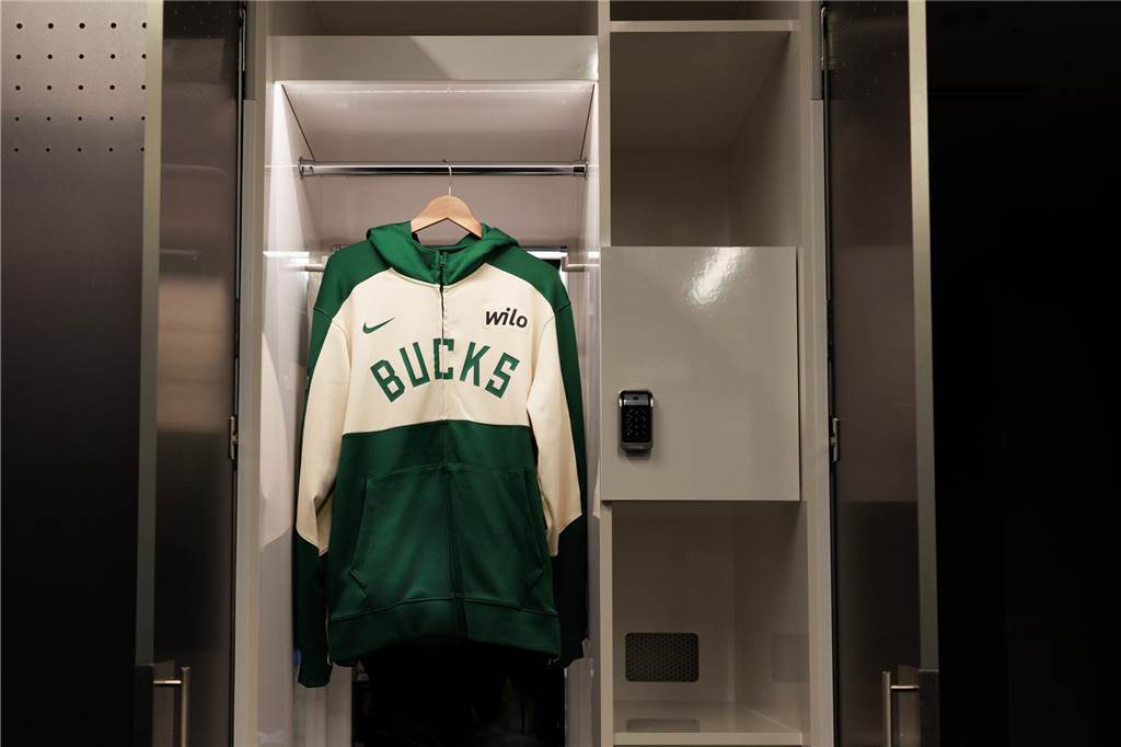 Wilo wird Trikot-Sponsor des NBA-Teams Milwaukee Bucks Milwaukee Bucks Jersey mit dem Wilo-Logo in der Umkleidekabine.