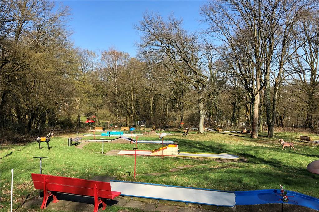 Minigolf können die Besucher jetzt auch spielen, die Anlage ist seit Juli 2018 geöffnet.