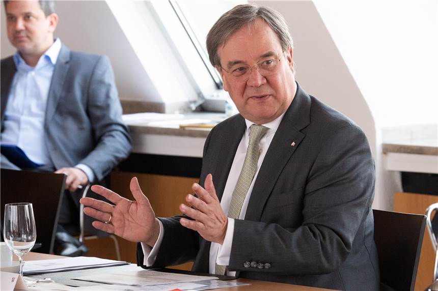 NRW-Kabinett will Voraussetzungen für weitere Corona-Schritte schaffen Ministerpräsident Armin Laschet bei der Kabinettssitzung am 7. April.