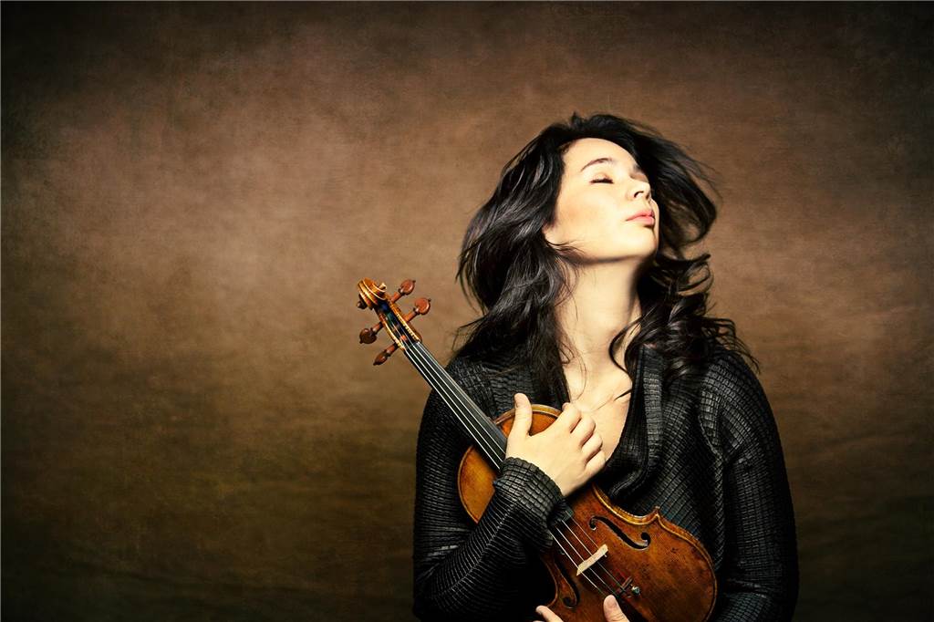 Mit der Familie zurück in Ascheberg: Geigerin Mirijam Contzen Mirijam Contzen mit ihrer Geige, mit der sie 2020 Opus-Klassik-Preisträgerin mit der Konzerteinspielung des Jahres von Franz Joseph Clement „Violin Concertos Nos. 1 & 2“ wurde.