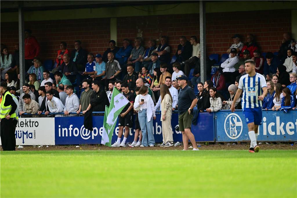 Mit 0:1 hat sich der VfB Kirchhellen im Aufstiegsspiel den Sportfreunden Bulmke geschlagen geben müssen. Nach Abpfiff kam es zu unschönen Szenen.