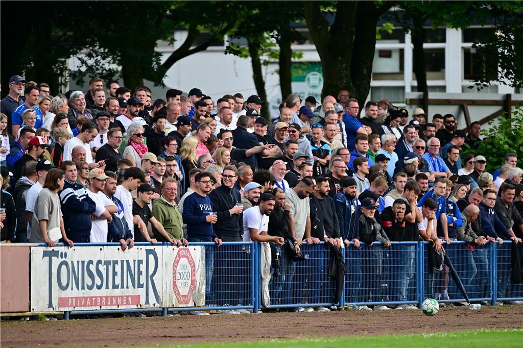 Mit 0:1 hat sich der VfB Kirchhellen im Aufstiegsspiel den Sportfreunden Bulmke geschlagen geben müssen. Nach Abpfiff kam es zu unschönen Szenen.