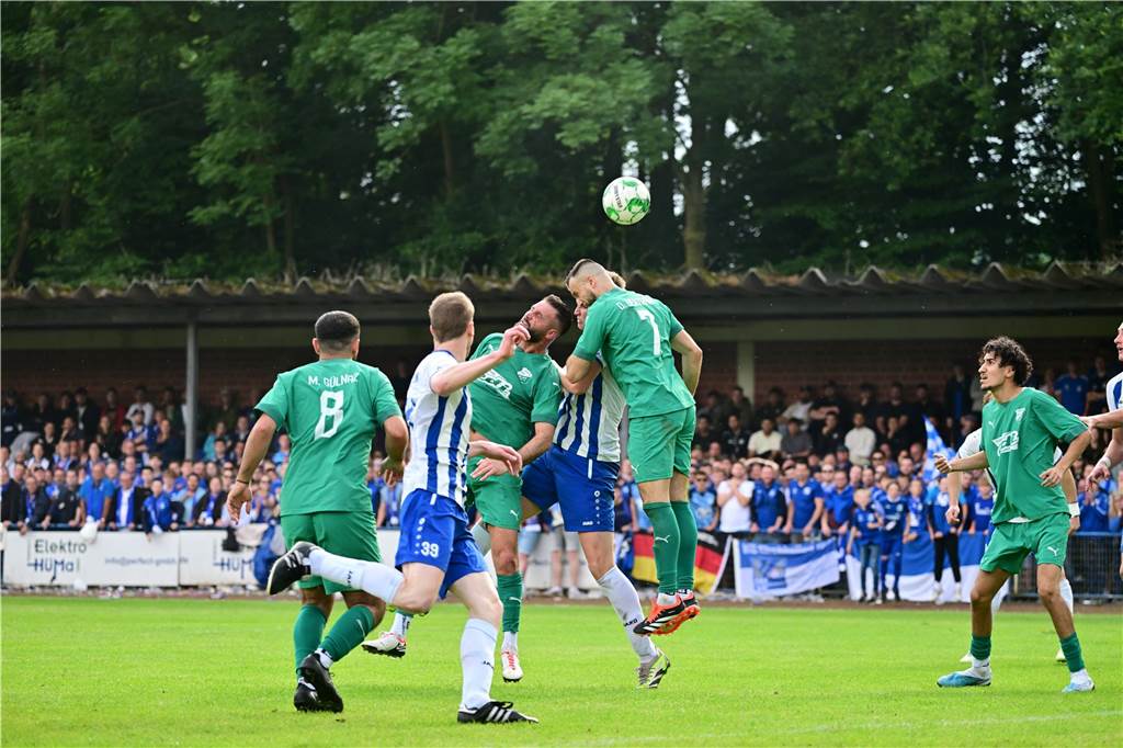 Mit 0:1 hat sich der VfB Kirchhellen im Aufstiegsspiel den Sportfreunden Bulmke geschlagen geben müssen. Nach Abpfiff kam es zu unschönen Szenen.