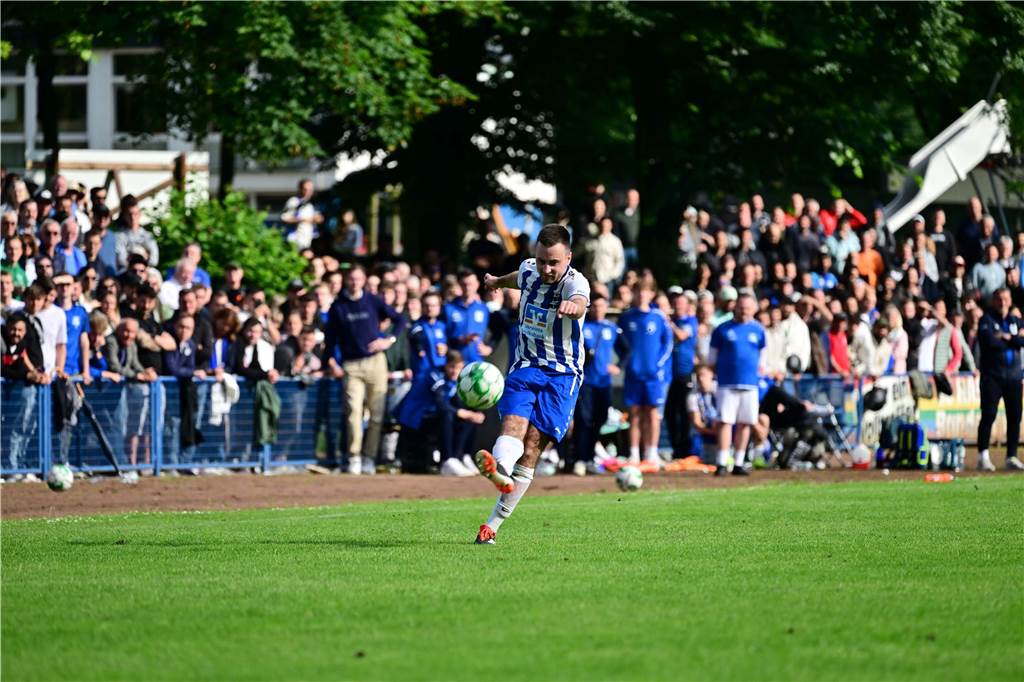 Mit 0:1 hat sich der VfB Kirchhellen im Aufstiegsspiel den Sportfreunden Bulmke geschlagen geben müssen. Nach Abpfiff kam es zu unschönen Szenen.