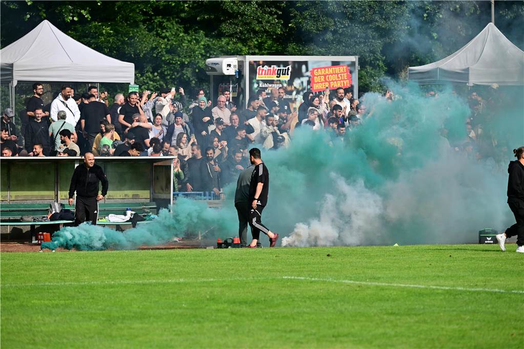 Mit 0:1 hat sich der VfB Kirchhellen im Aufstiegsspiel den Sportfreunden Bulmke geschlagen geben müssen. Nach Abpfiff kam es zu unschönen Szenen.