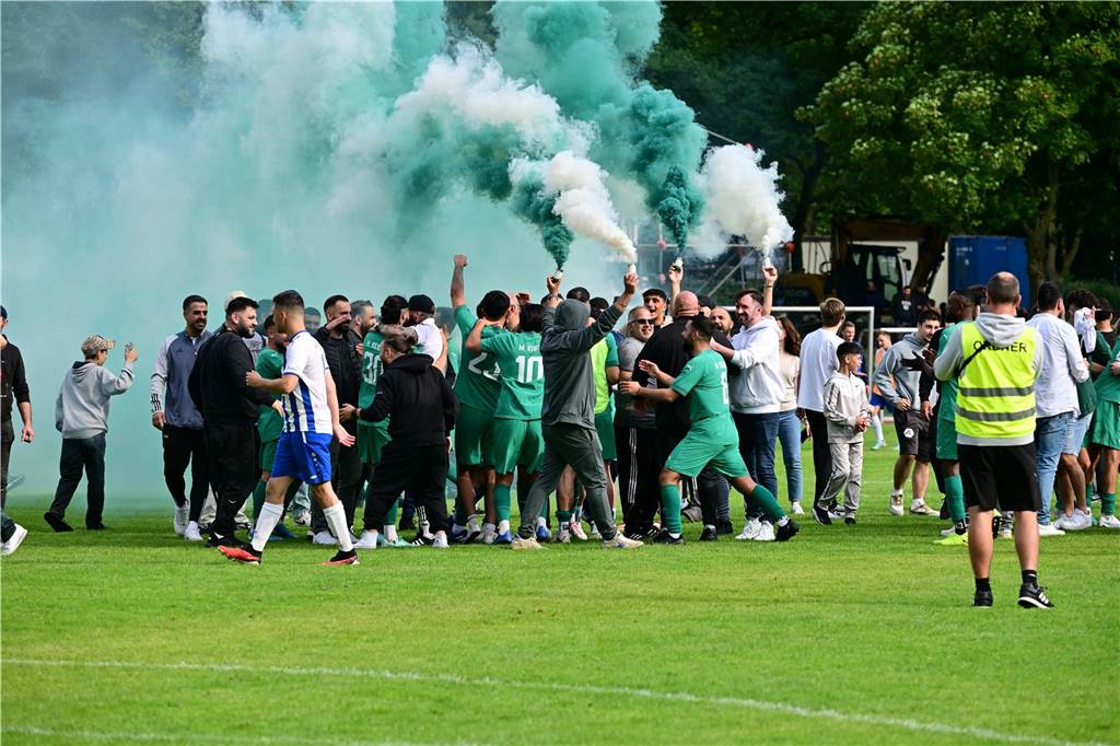 Mit 0:1 hat sich der VfB Kirchhellen im Aufstiegsspiel den Sportfreunden Bulmke geschlagen geben müssen. Nach Abpfiff kam es zu unschönen Szenen.