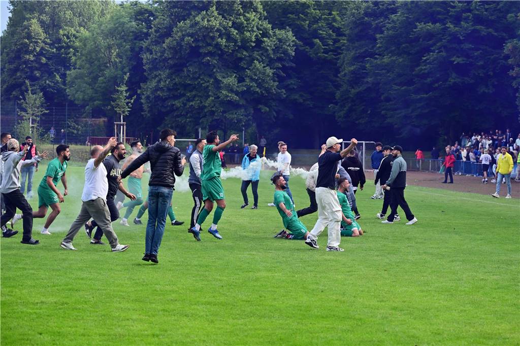 Mit 0:1 hat sich der VfB Kirchhellen im Aufstiegsspiel den Sportfreunden Bulmke geschlagen geben müssen. Nach Abpfiff kam es zu unschönen Szenen.