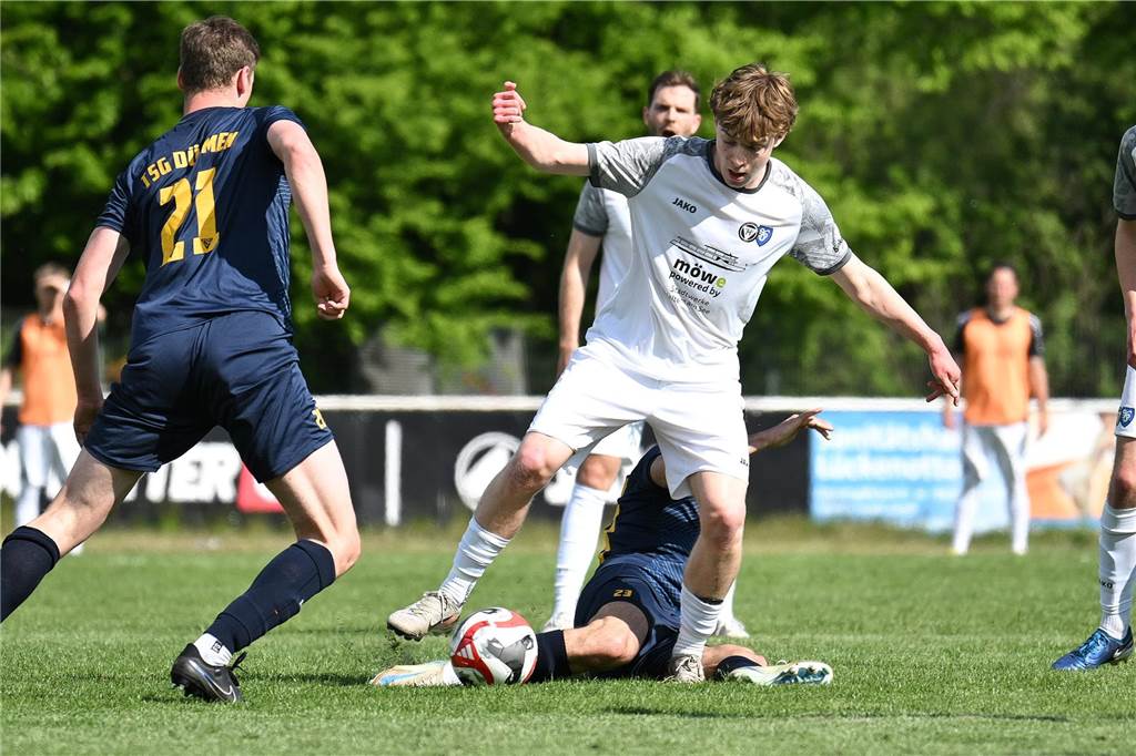 Mit 0:2 unterlag der TuS Haltern der TSG Dülmen im Landesliga-Derby und steht nun nur noch aufgrund des besseren Torverhältnisses nicht auf einem Abstiegsplatz.