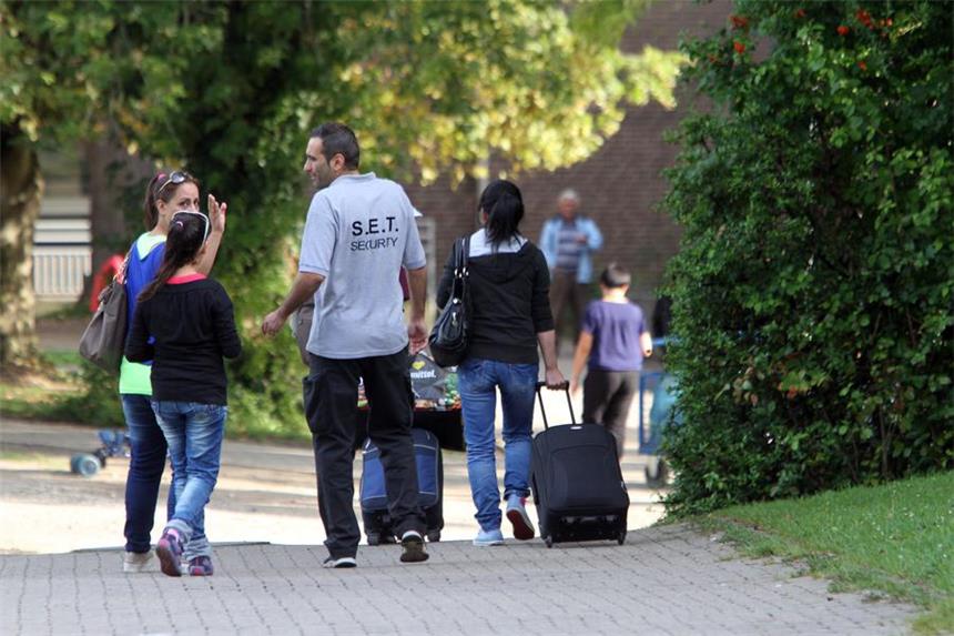 Übergangsbleibe für 250 Flüchtlinge am Revierpark Mit 100 bis 200 neuen Flüchtlingen pro Woche rechnet die Stadt Dortmund.