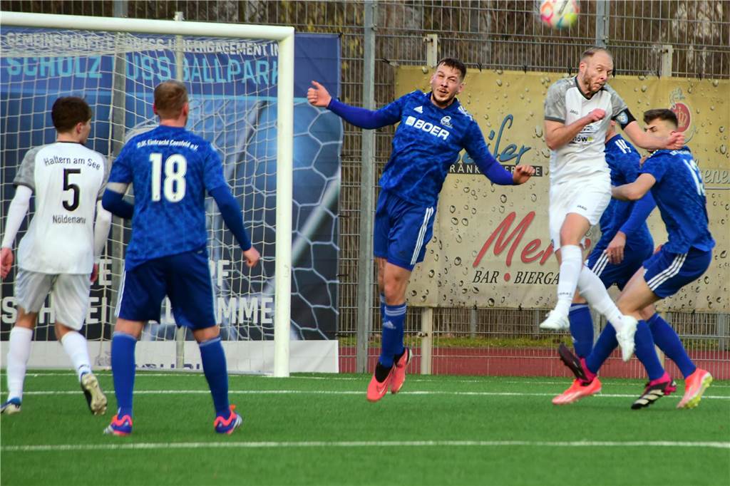 Impressionen vom Spiel des TuS Haltern gegen die DJK Eintracht Coesfeld