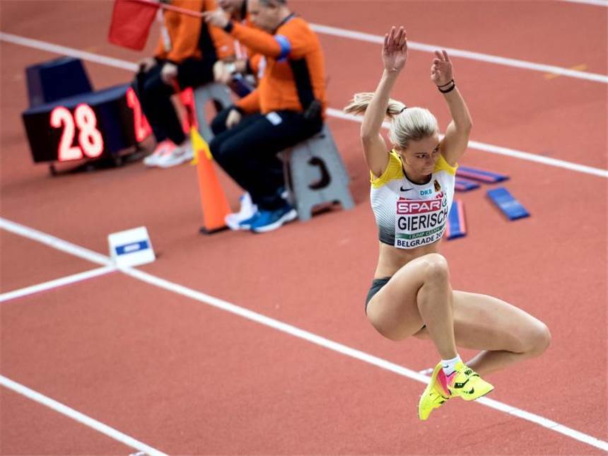 Dreispringerin Gierisch jubelt über EM-Gold - Storl Bronze Mit 14,37 Metern verpasste Gierisch den deutschen Hallenrekord nur um zehn Zentimeter. Foto: Sven Hoppe