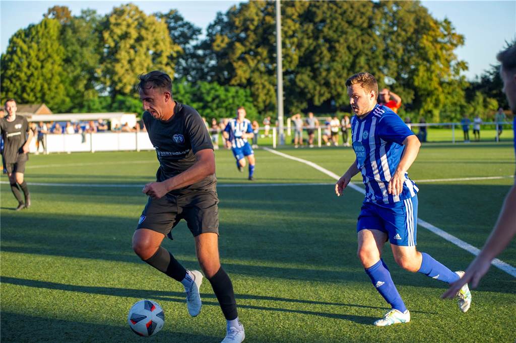 TuS Haltern wird Favoritenrolle gerecht: Die schönsten Fotos vom Derby beim ETuS zum Durchklicken Mit 1:5 musste sich A-Ligist ETuS Haltern im Kreispokal dem Westfalenligist TuS Haltern am See geschlagen geben.