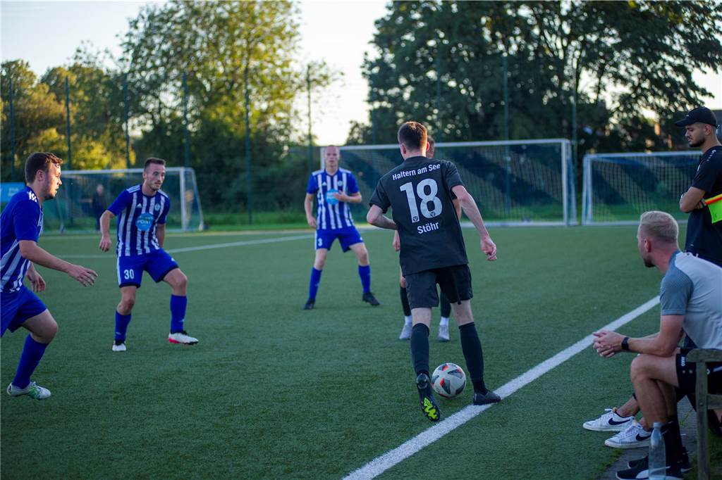 TuS Haltern wird Favoritenrolle gerecht: Die schönsten Fotos vom Derby beim ETuS zum Durchklicken Mit 1:5 musste sich A-Ligist ETuS Haltern im Kreispokal dem Westfalenligist TuS Haltern am See geschlagen geben.