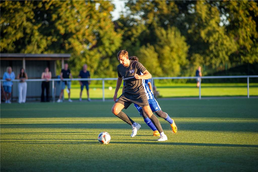TuS Haltern wird Favoritenrolle gerecht: Die schönsten Fotos vom Derby beim ETuS zum Durchklicken Mit 1:5 musste sich A-Ligist ETuS Haltern im Kreispokal dem Westfalenligist TuS Haltern am See geschlagen geben.
