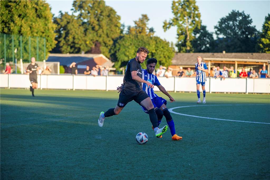 TuS Haltern wird Favoritenrolle gerecht: Die schönsten Fotos vom Derby beim ETuS zum Durchklicken Mit 1:5 musste sich A-Ligist ETuS Haltern im Kreispokal dem Westfalenligist TuS Haltern am See geschlagen geben.