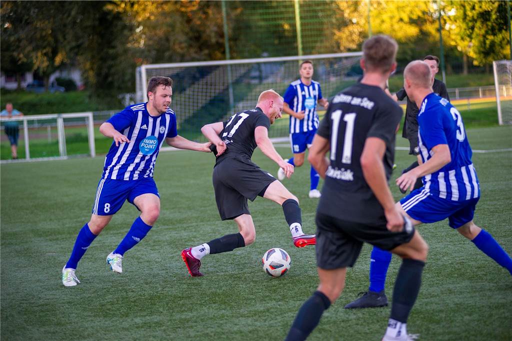TuS Haltern wird Favoritenrolle gerecht: Die schönsten Fotos vom Derby beim ETuS zum Durchklicken Mit 1:5 musste sich A-Ligist ETuS Haltern im Kreispokal dem Westfalenligist TuS Haltern am See geschlagen geben.